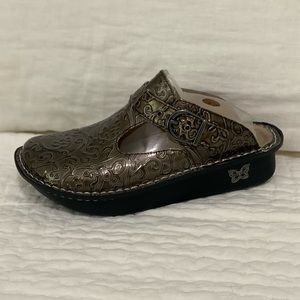 NIB Alegria Clog, Black Tooled